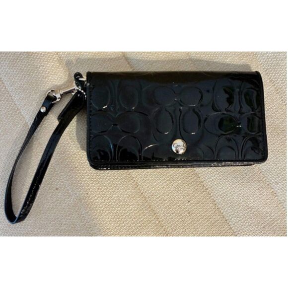 Coach Handbags - Coach Patent Leather Monogram Signature Wristlet